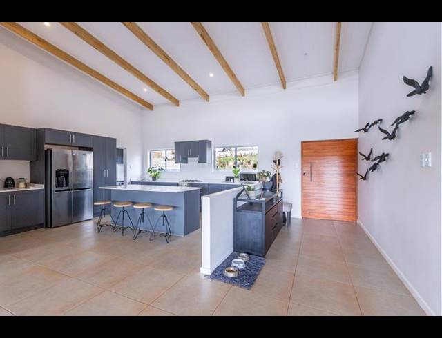 4 BEDROOM HOUSE FOR SALE IN ZINI RIVER ESTATE